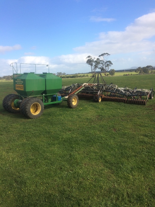 47ft Flexicoil 5000 Air Seeder with 9000ltr 50/50 Air Cart Farm Tender